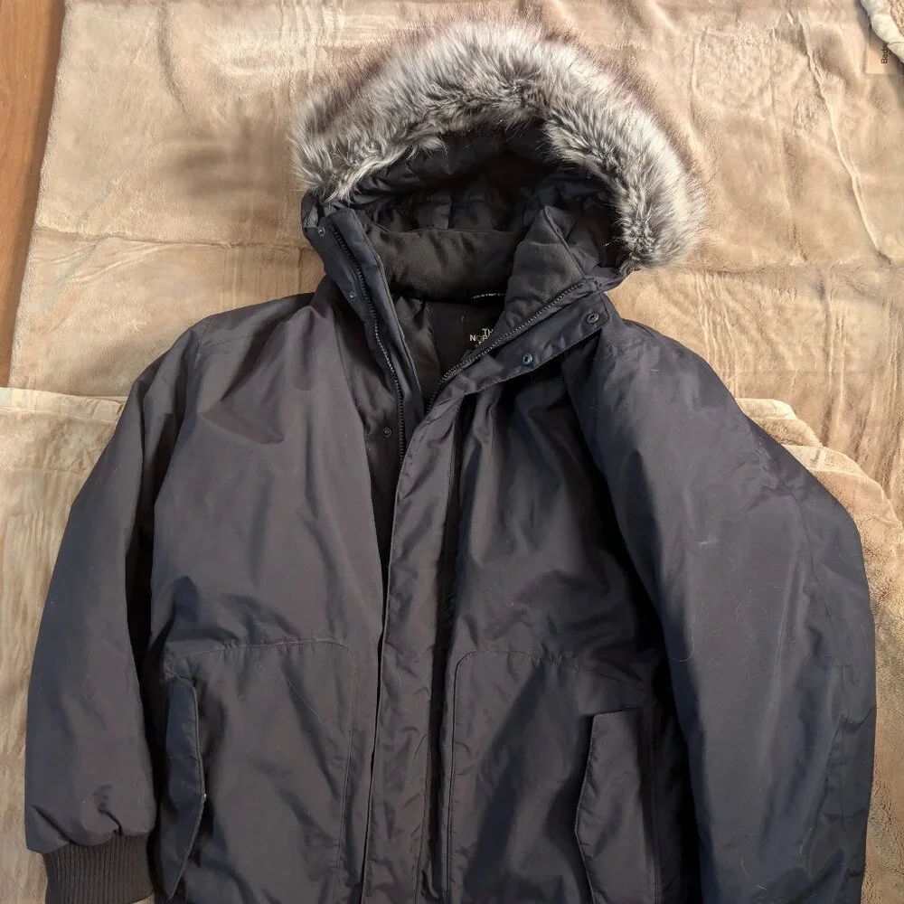 EUC Mens North Face parka coat.. XXL